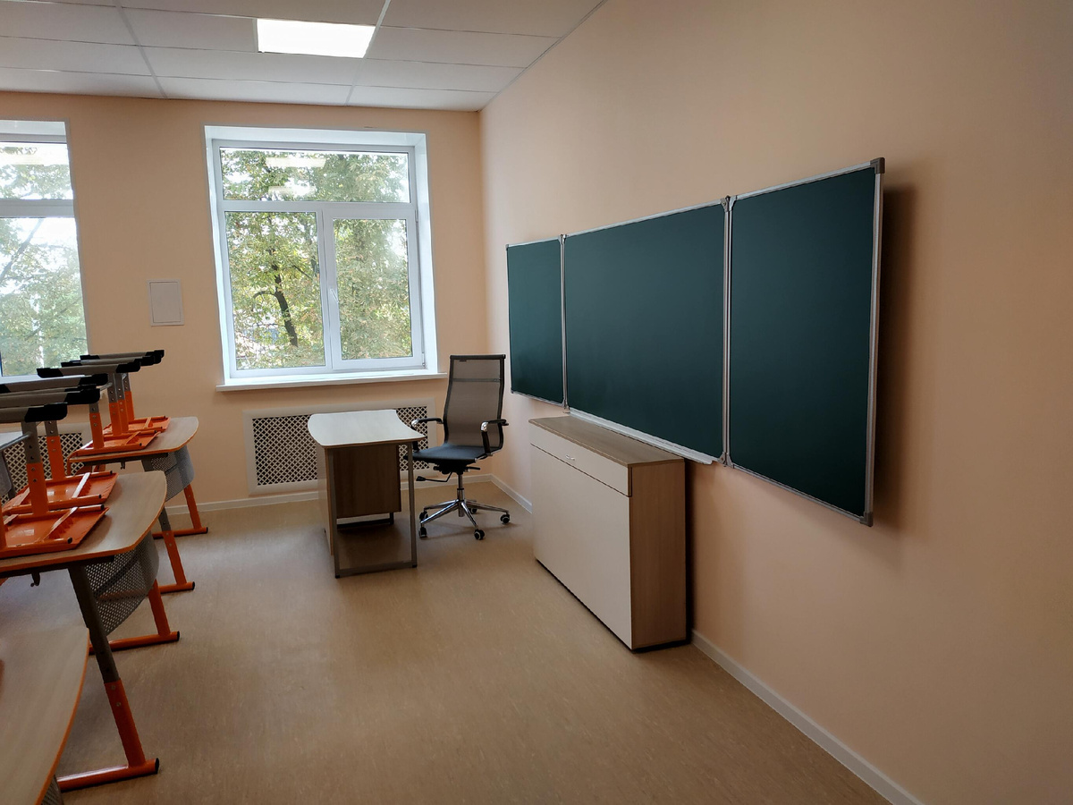 Пустой школьный кабинет © Sputnik