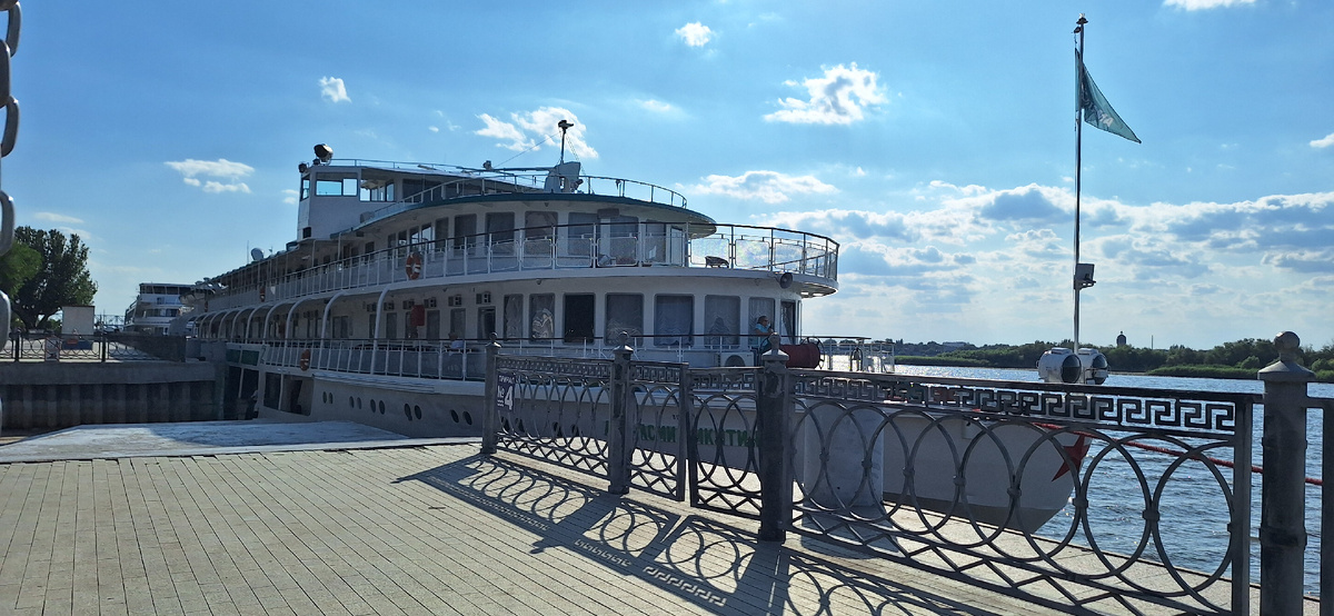 Теплоход Афанасий Никитин