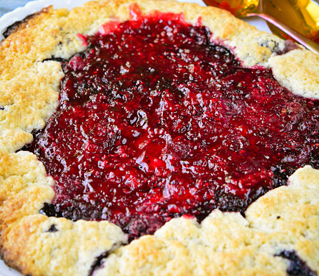 Это тесто можно делать хоть с закрытыми глазами – всё равно получится хрустящим и вкусным