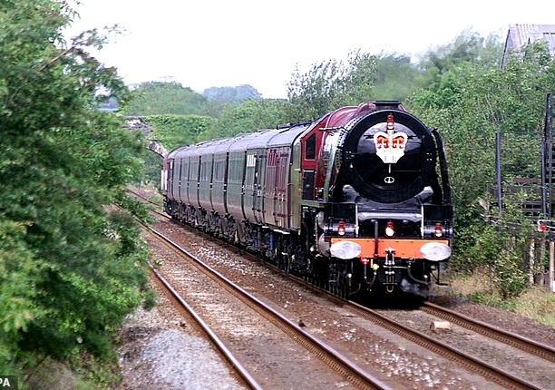 Король решил, что ежегодные расходы в размере 1,5 миллиона фунтов стерлингов на содержание королевского поезда неоправданны в нынешних экономических условиях и что поезд будет выведен из эксплуатации в 2027 году.