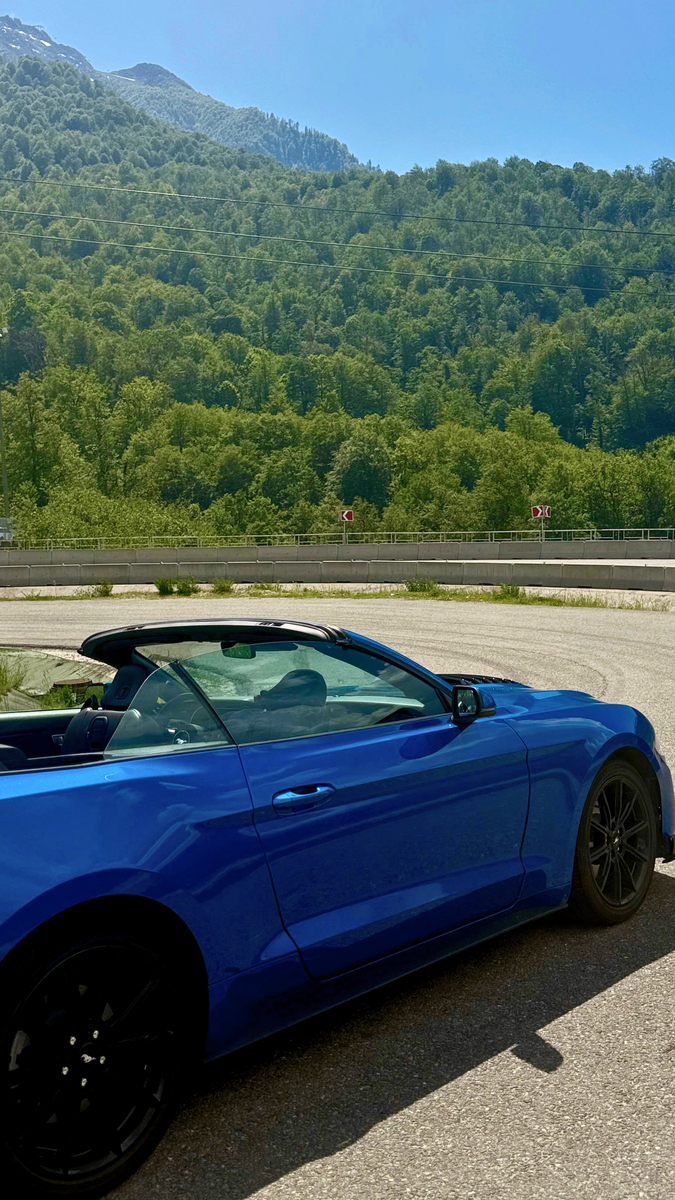 Ford Mustang из парка КИВ-АВТО