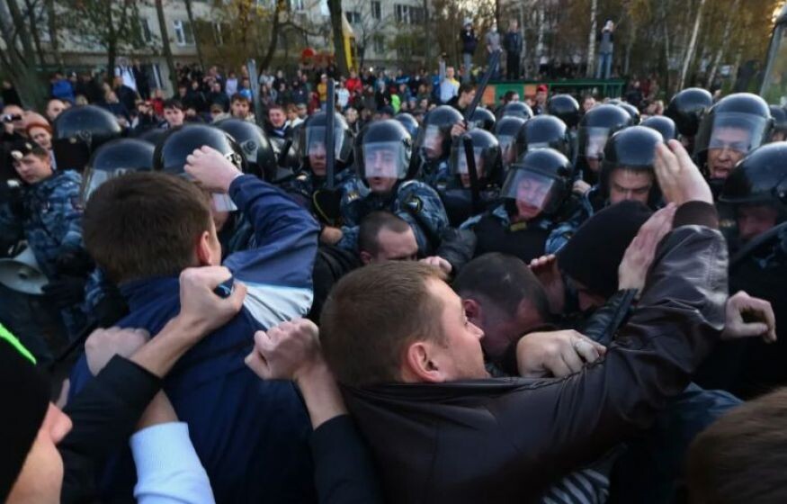    65% россиян готовы к бунту. Социальный взрыв на пороге: «Власти бездействуют против мигрантского беспредела»