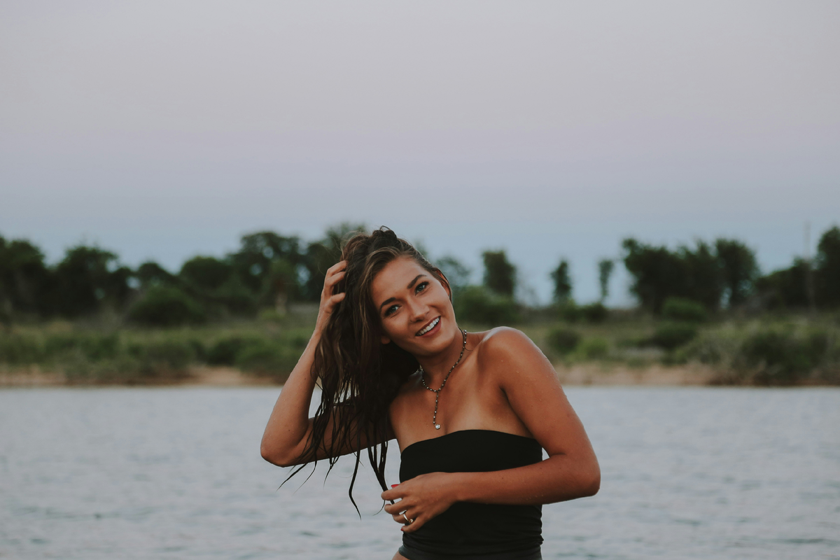 Даже ровный летний загар считается ожогом первой степени, при котором нарушается защитная функция кожи [1]