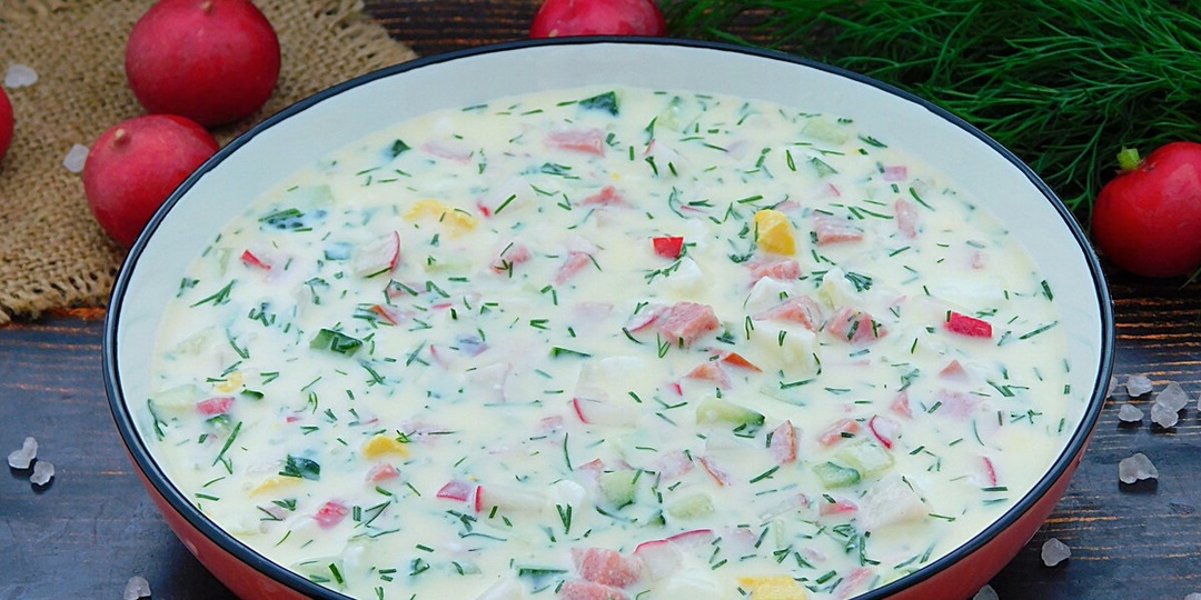 Идеальная окрошка по рецепту тещи: вкус, который запомнится навсегда (секрет в заправке)