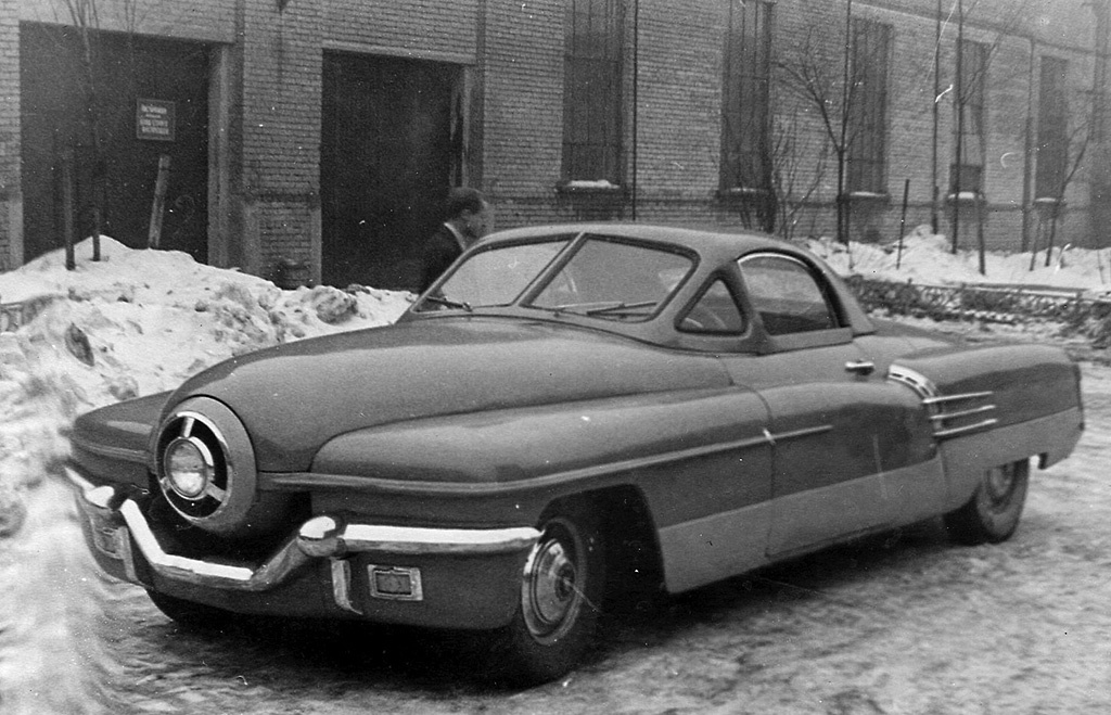 Первый авангардный вариант ЗИС-112