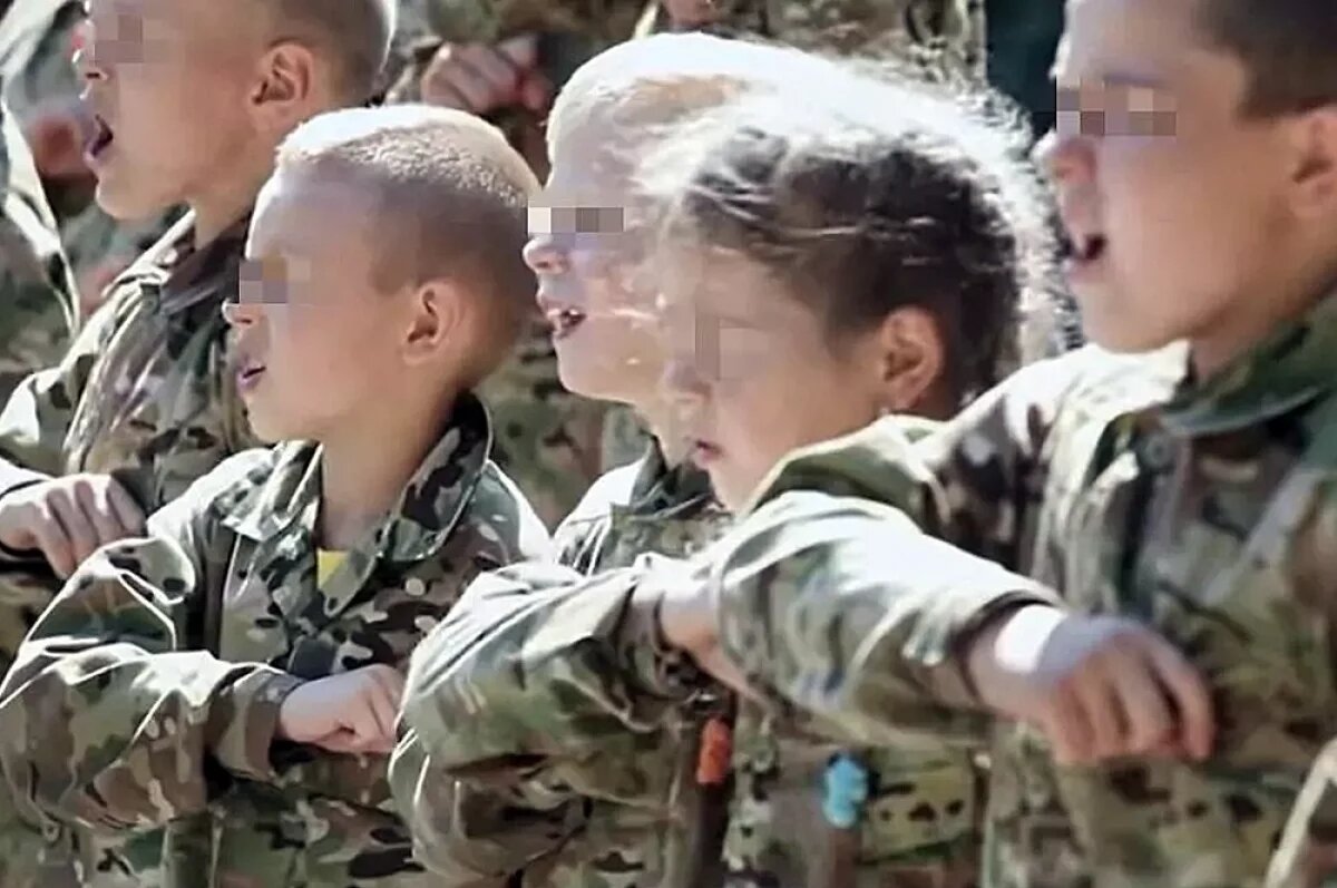    Украинские дети в нацистском лагере.