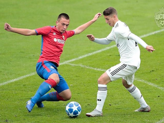 Евгений Игнатович в матче против мадридского «Реала» в Юношеской лиге Чемпионов. Фото: пресс-служба ПФК ЦСКА