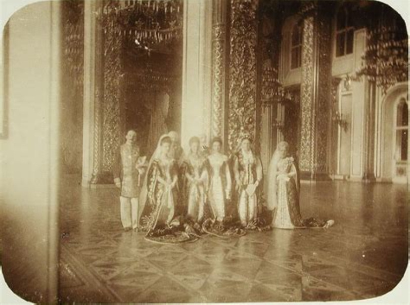 Редкие кадры: дамы-фрейлины конца XIX - начала XX века