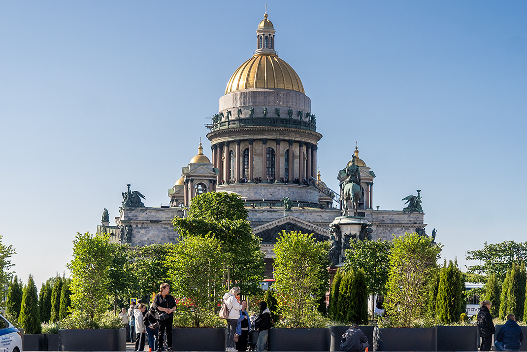 Сад-трансформер на Исаакиевской площади
