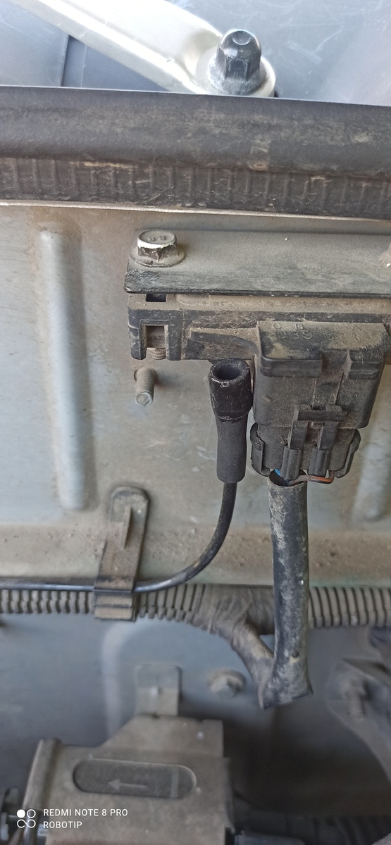 Рис. - резиновый наконечник вакуумной трубки на ДАД Daewoo Lanos 1.5 8кл.