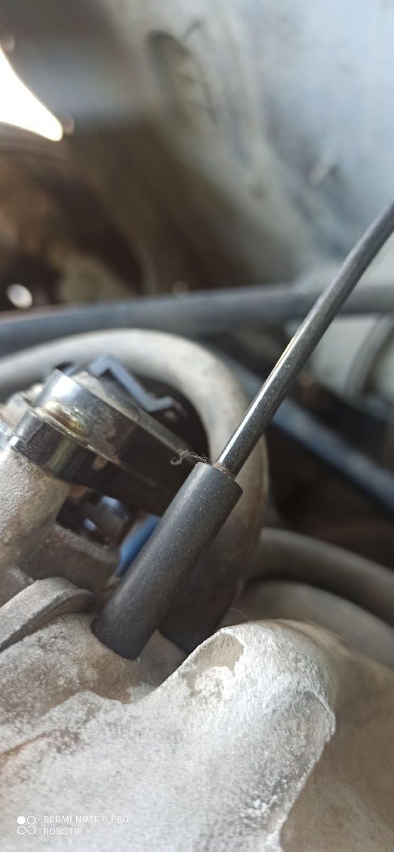 Рис. - резиновый наконечник вакуумной трубки идущий от впускного коллектора на ДАД Daewoo Lanos 1.5 8кл.