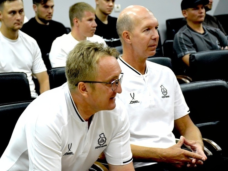     Слухи не подтвердились: Артур Федоров вновь возглавит хабаровский «СКА-Нефтяник». Фото: ХК «СКА-Нефтяник»