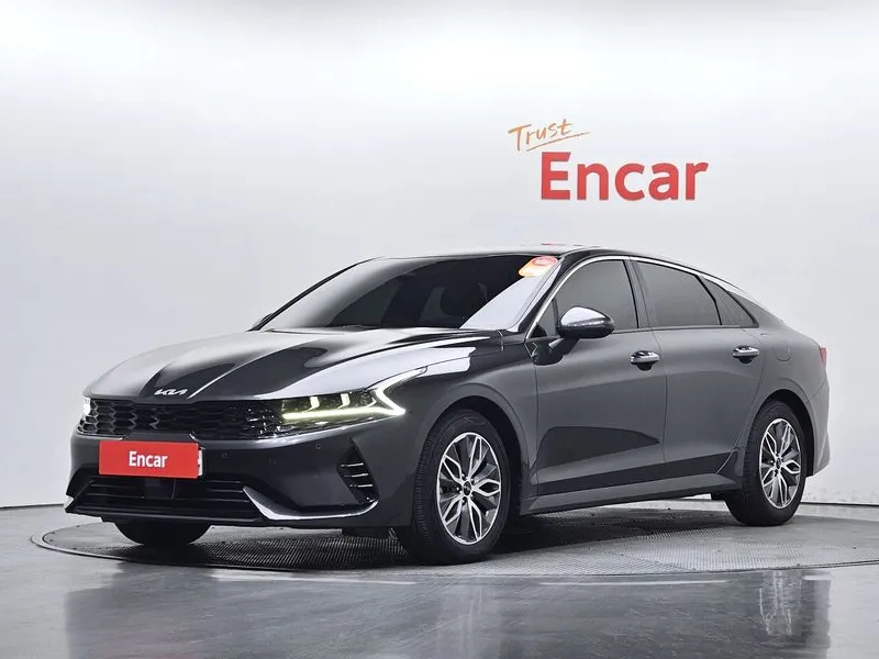 
 Аналогичная в России, если найдёте — от 3 млн ₽ и выше. И не факт, что без “сюрпризов”.