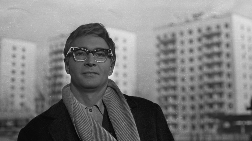     Вячеслав Тихонов в фильме «Доживём до понедельника» РИА Новости