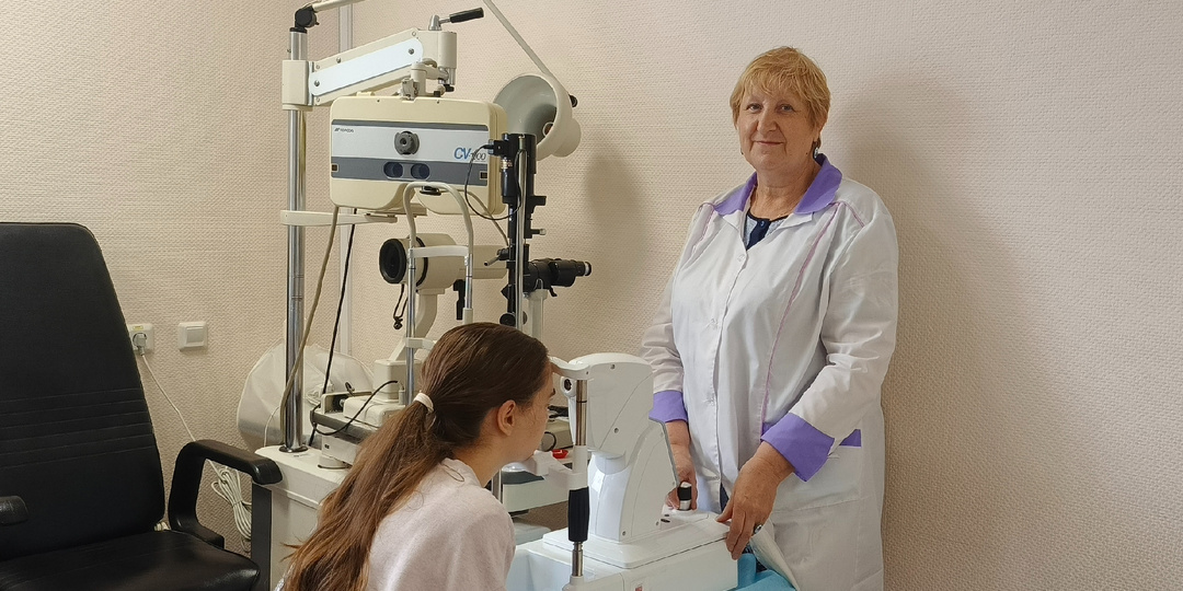 Тёмные стёкла моды: свердловские врачи о плюсах и минусах солнцезащитных очков