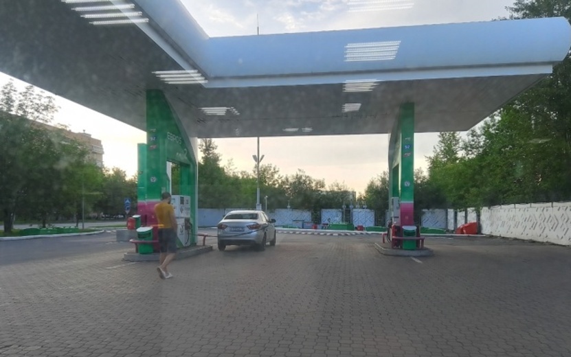  Главное – смог заправиться. Фото: vk.com/zlou18