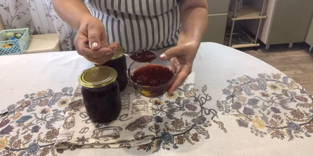 Что приготовить из белой смородины. Желе быстро, просто и несложно. И очень вкусно.