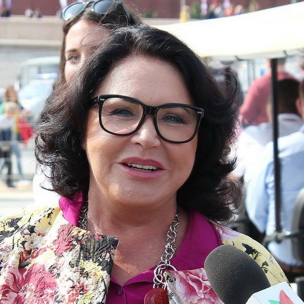     Надежда Бабкина защитила Надежду Кадышеву от хейтеров