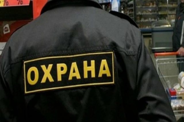    Охранник сделал шумной компании замечание. Фото: Пресс-служба УМВД РФ по РТ