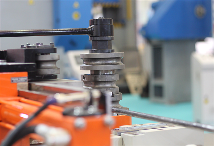 Автоматический трубогиб CNC 