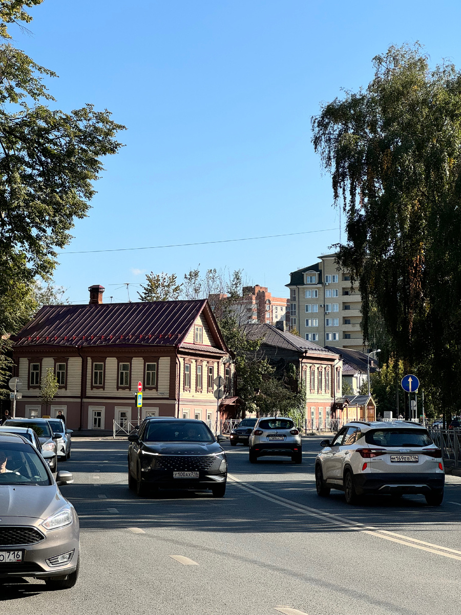 Улица Волкова. Дома 80/21 и 78.
