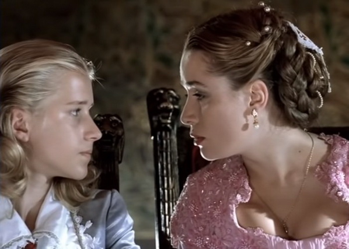 кадр из фильма "Тайны дворцовых переворотов"