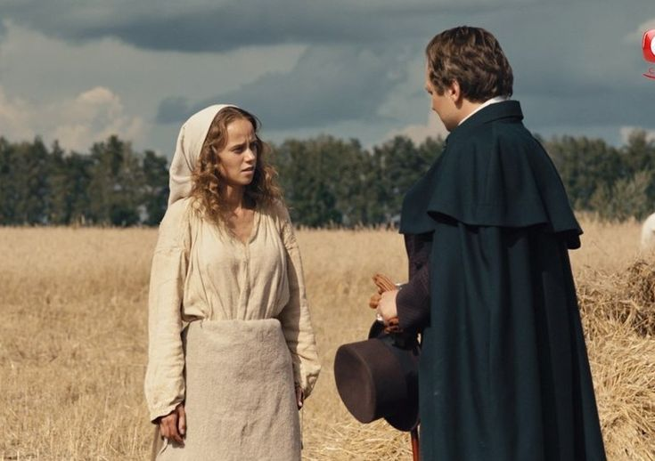 кадр из сериала "Крепостная"