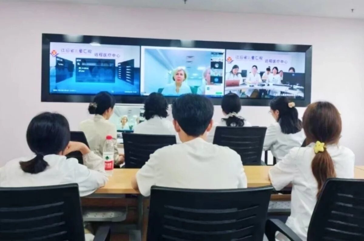    Нижегородские врачи провели консультацию по телемосту с коллегами из Китая