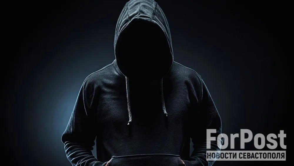 Мошенники убедили женщину передать деньги
Фото:
Арина Розанова / Freepik / ForPost