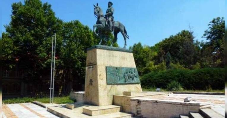 Памятник Скобелеву в городе Плевен Болгария. Фото с сайта www.turizm.ru