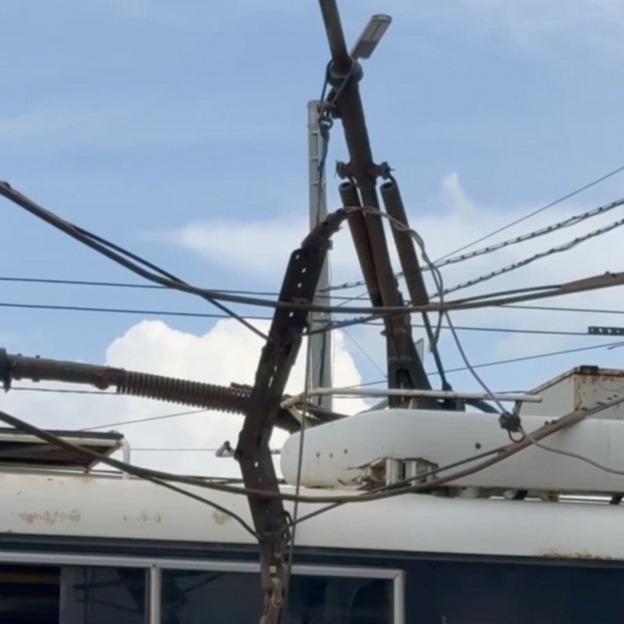    В Кирове оперативно устранили два обрыва троллейбусной контактной линии