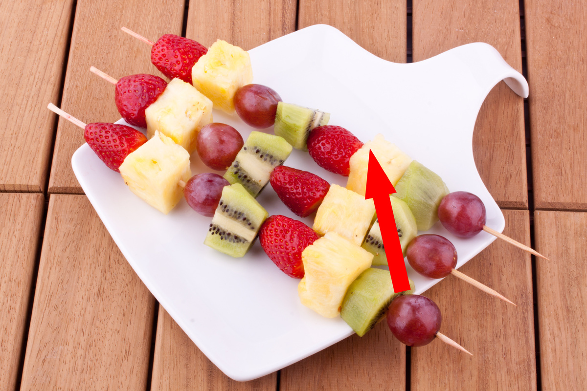    Фруктовые шашлычки с шоколадом взорвут детский праздник