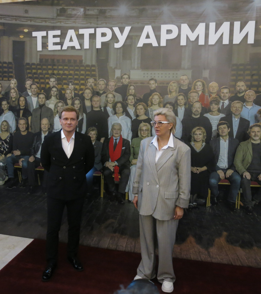 Глеб Матвейчук и директор театра Милена Авинская