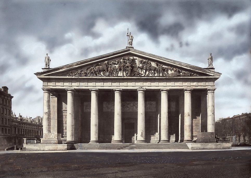 Конногвардейский манеж