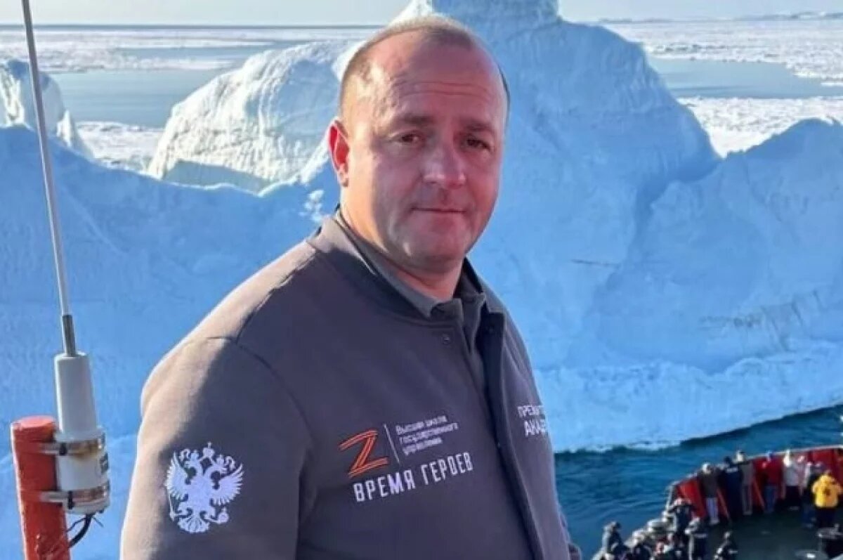    Герой РФ со Ставрополья Безруков покорил Северный полюс на атомном ледоходе