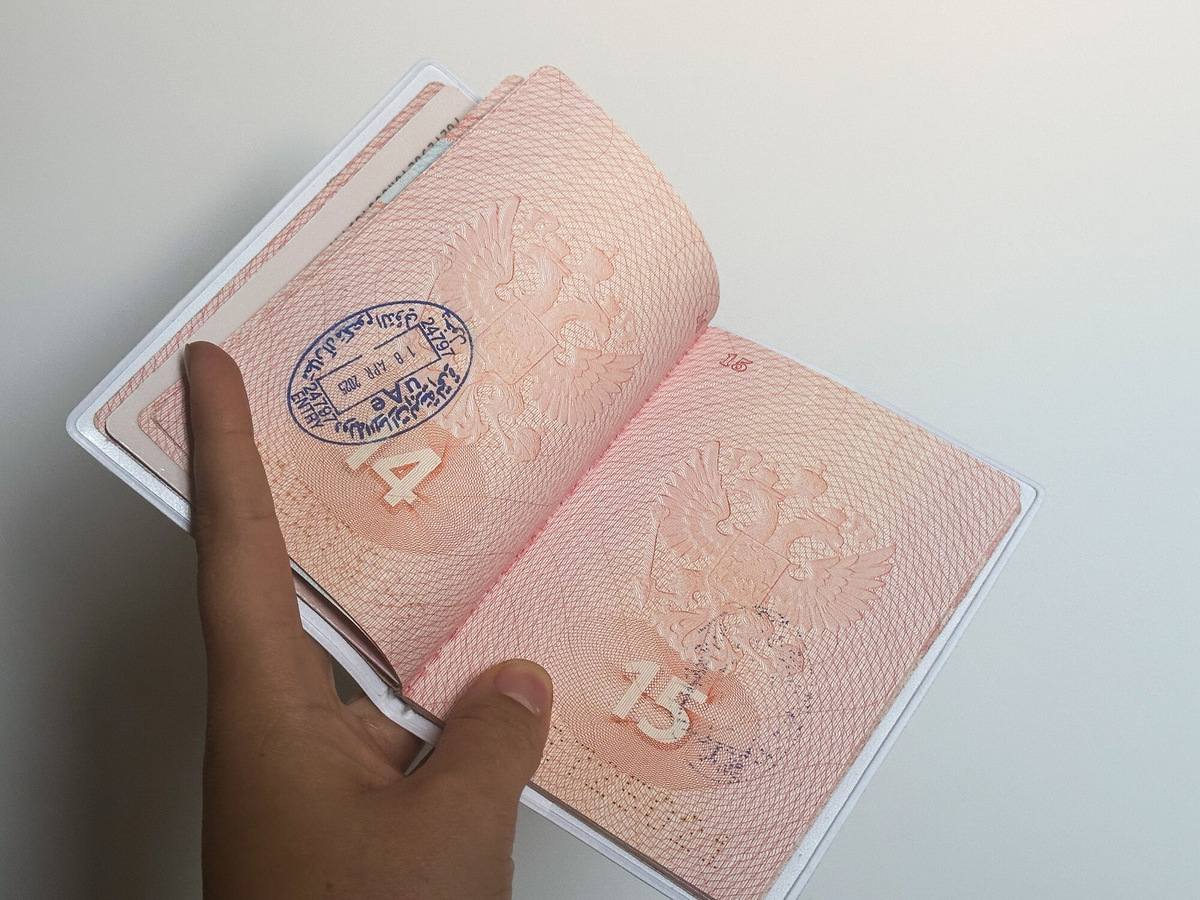 Для поездки в Дубай, в отличие от Сочи, потребуется загранпаспорт. Фото: Дарья Желтенко