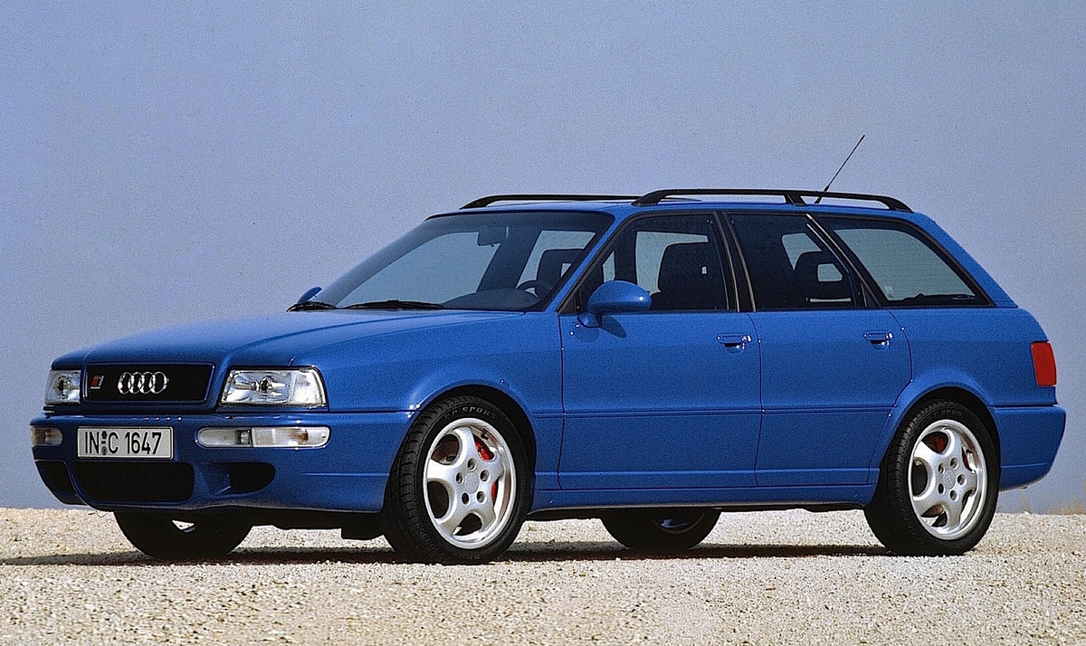     Двигатель L5 turbo 2226 см3, мощность 315 л.с. Разгон до 100 км/ч 5,4 сек, макс. Скорость 262 км/ч. Масса 1596 кг Полный привод.