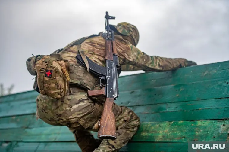 В январе 2025 года для учащихся проходил пятидневный сбор по начальной военной подготовке
Фото: Сергей Русанов © URA.RU