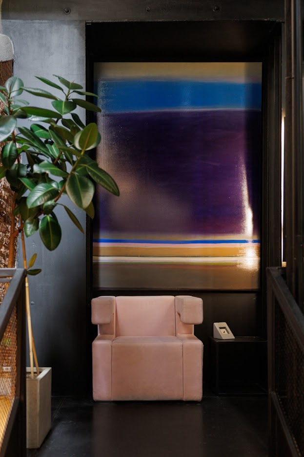    Галерея «Объединение» открывает в отеле WYNWOOD выставку Бориса Чайки (фото 2)