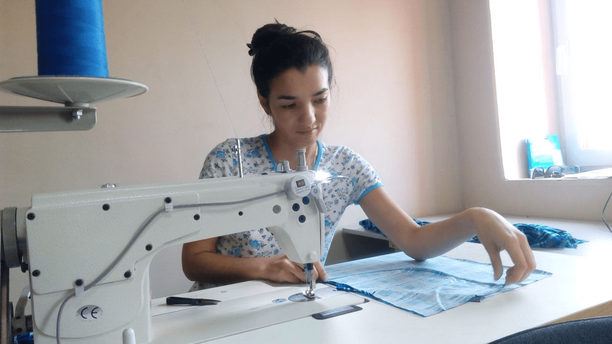 2016 год. Моя жена самая скоростная швея на нашем производстве