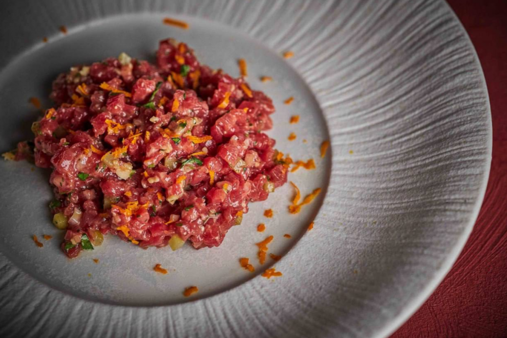 Тартар в ресторане Dubai