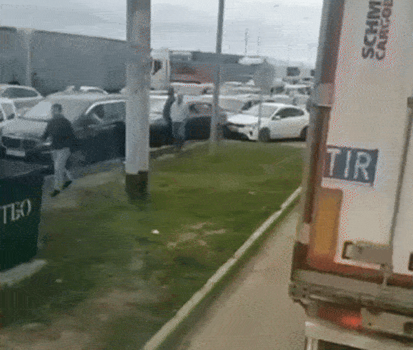 На границе с Казахстаном транспортный коллапс. Видео: ТГ-канал "Царьград"