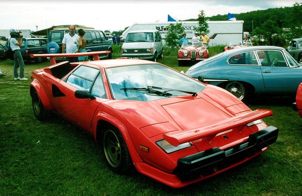 Lamborgini Countach 2 spoilers