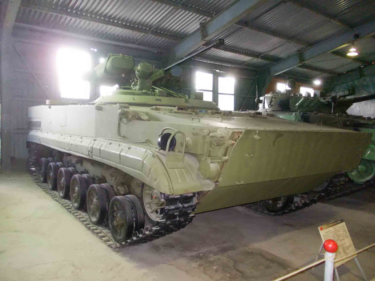 Объект 688 (прототип БМП-3) с первоначальным комплексом вооружения