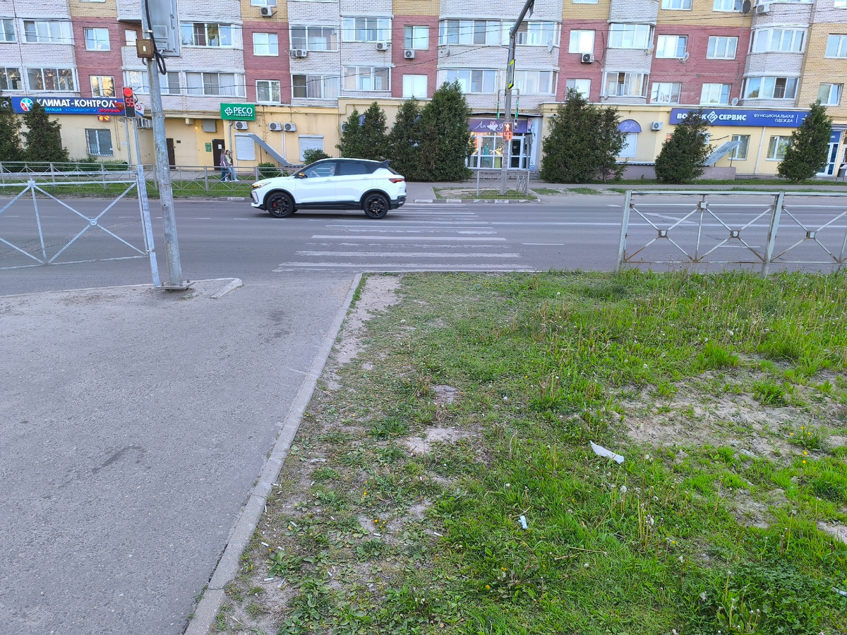 Только в Обнинске есть пешеходный переход в газон