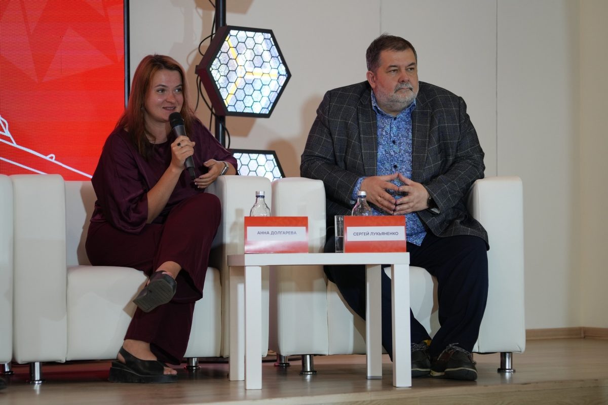    Знаменитый фантаст поделился секретами успеха с нижегородцами