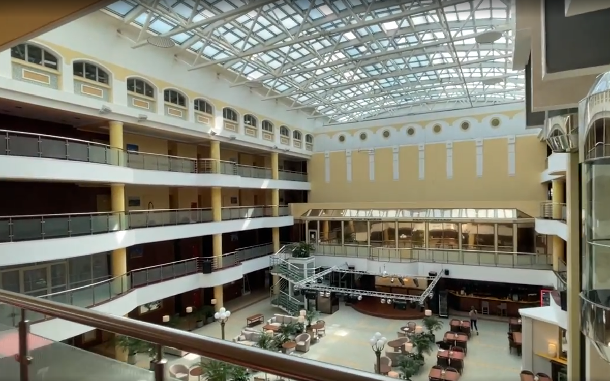 Вид с одного из верхних этажей. Фото: Михаил Лайф Влог