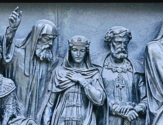 Алексей Адашев, Анастасия Романовна и протопоп Сильвестр на памятнике «Тысячелетия России» Фото из открытого доступа