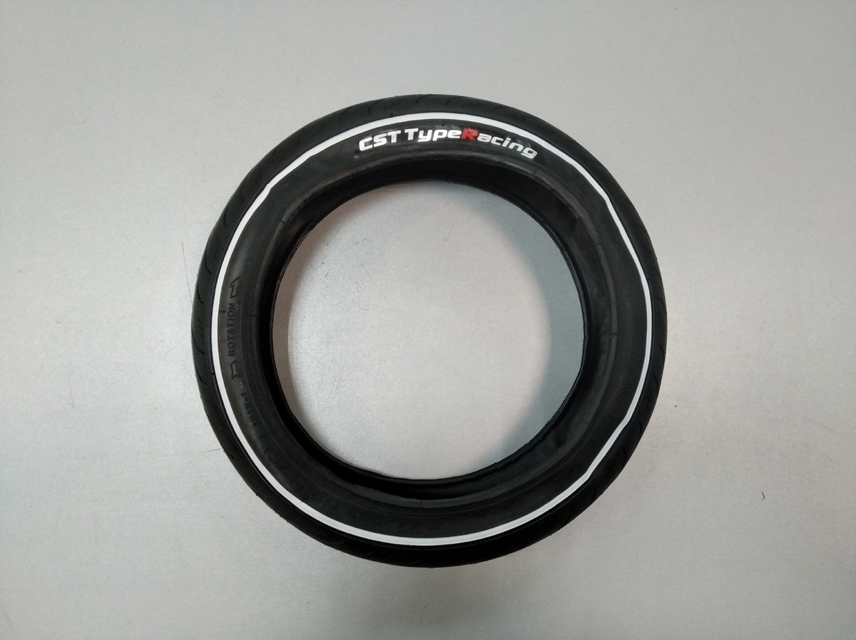 Новое, ещё чистенькое. Выглядит слегка пожёванным, но под давлением расправилось. Листайте