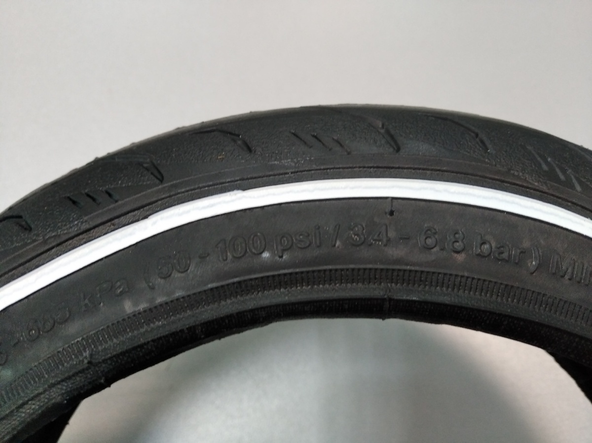 6,8 атм - не кот чихнул! Держит без проблем.